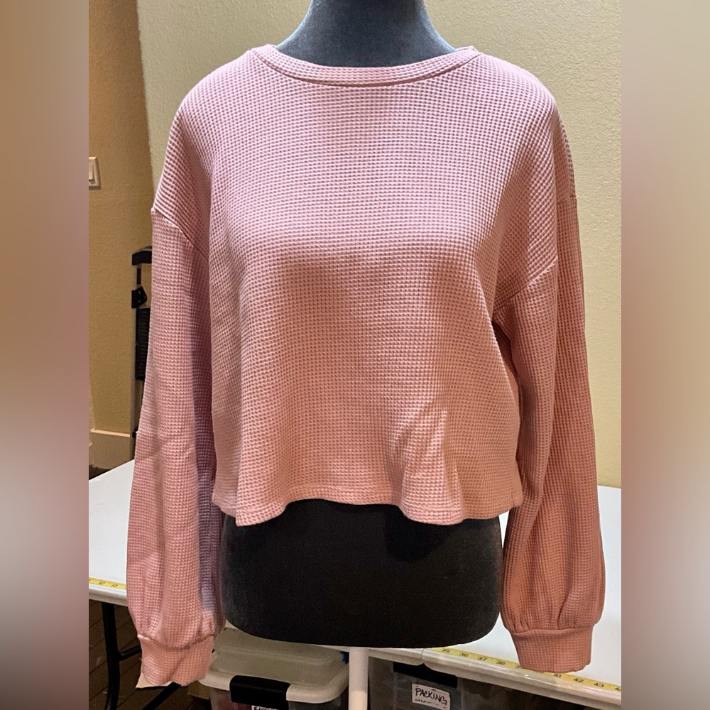 FOREVER 21 WOMEN’S PINK CROPPED SWEATER. SIZE M